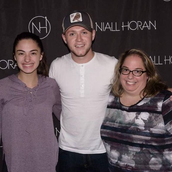 Meet your Posher, Rina - Picture 1 of 1